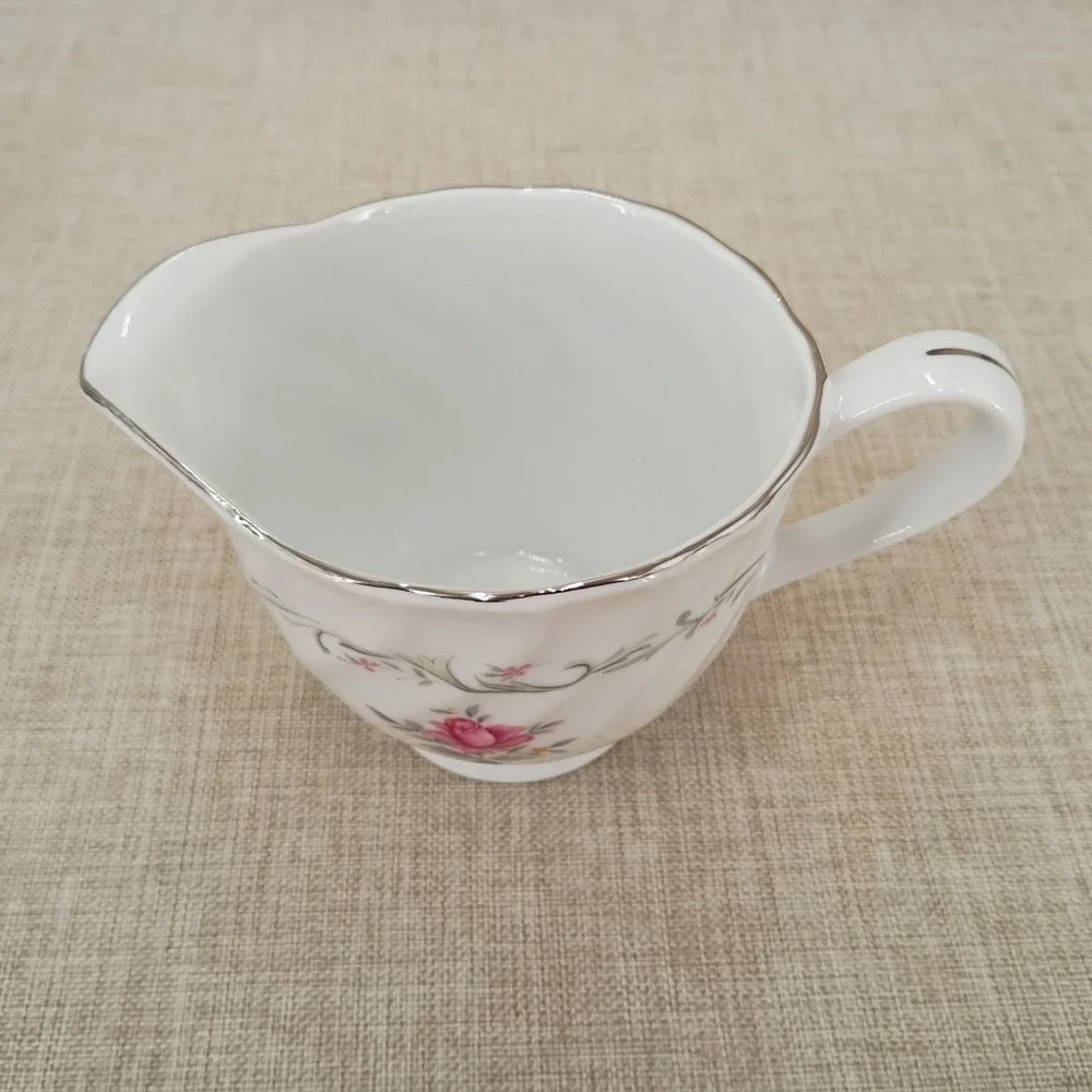 Fine China of Japan royal swirl